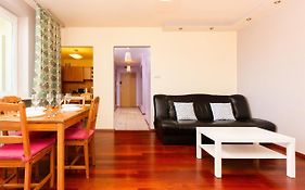 Apartments Warsaw Wyspowa by Renters